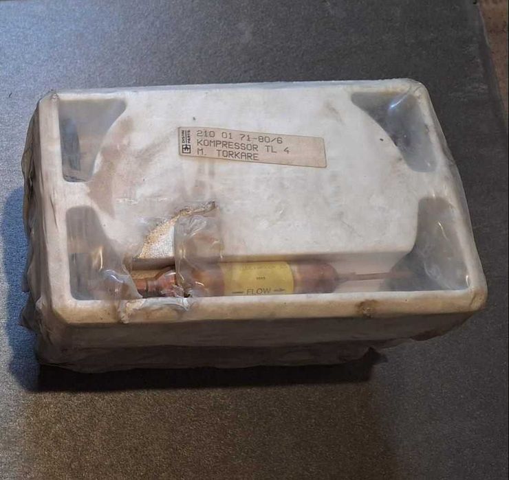 Чист нов компресор Danfoss TL4A (R12) – New Old Stock