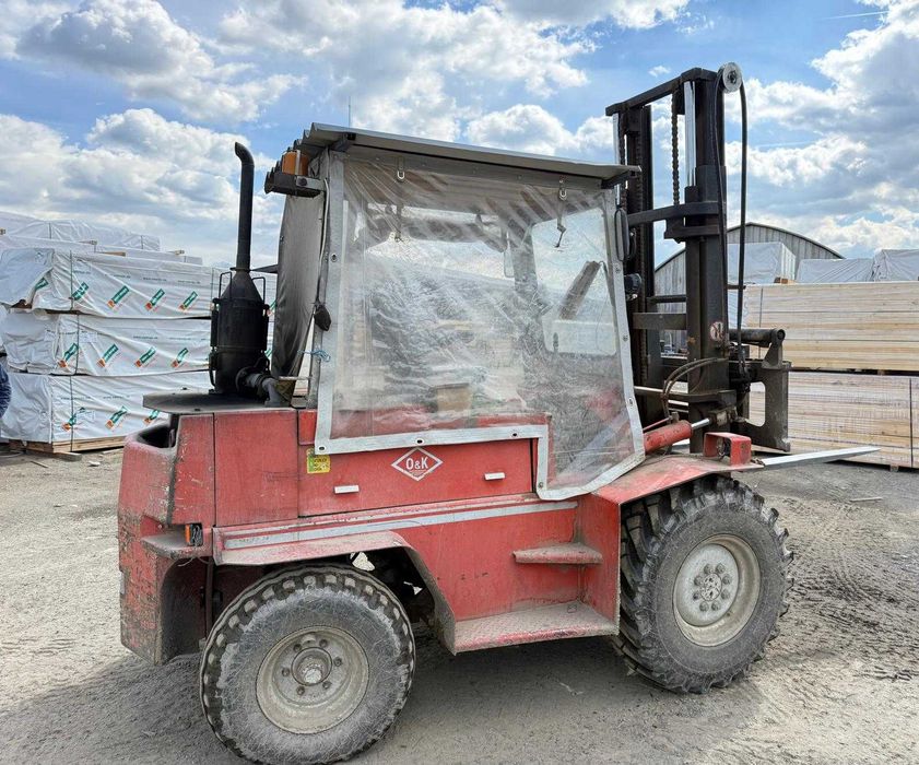 Stivuitor diesel O&K Germania din anul 1997, sarcina nominala 3 Tone, inaltime ridicare 3m