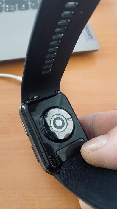 Часовник Huawei D watch