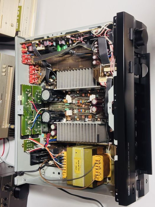 Amplificator de fidelitate YAMAHA AX-892,telecomandă,115W/canal 8ohmi