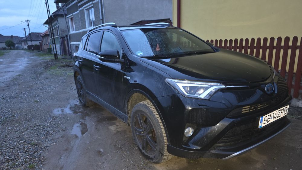 Toyota RAV4 Hybrid 4x4 (AWD-i) – Model 2018 – Full Piele / 360°