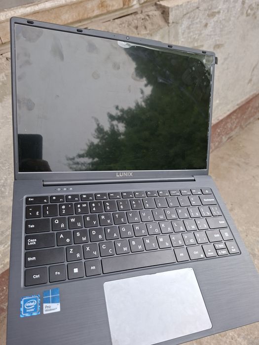 Prodayu notebook dlya ofisnix rabot