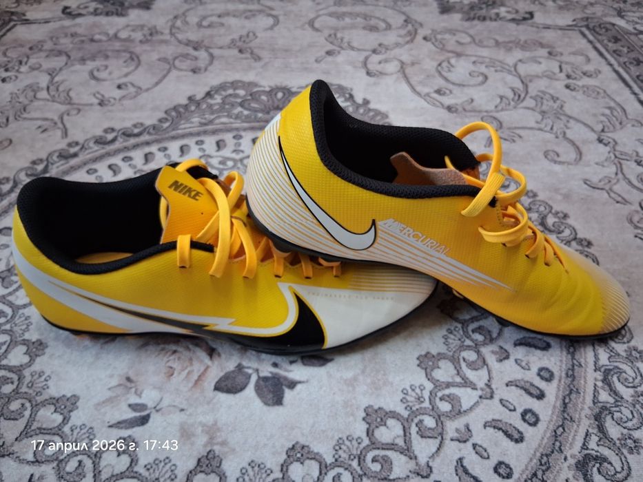 Бутонки Nike Mercurial номер 43 (27.5 см.)