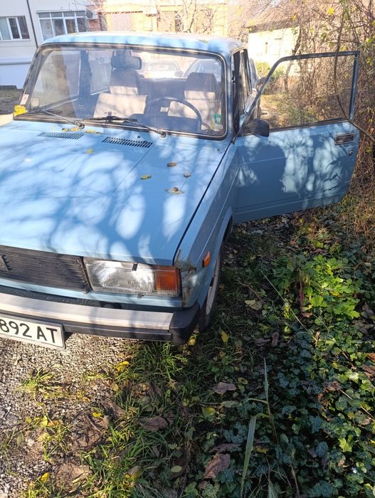 Продавам ВАЗ 2105