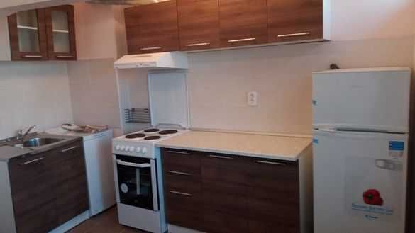 Дава се под наем Двустаен апартамент в Бургас, Център - 60 кв.м за 225 € - Снимка #2