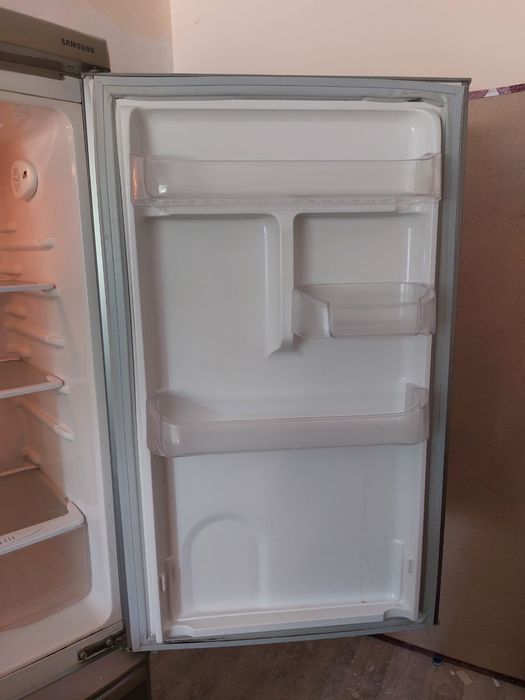 Срочно продам Холодильник