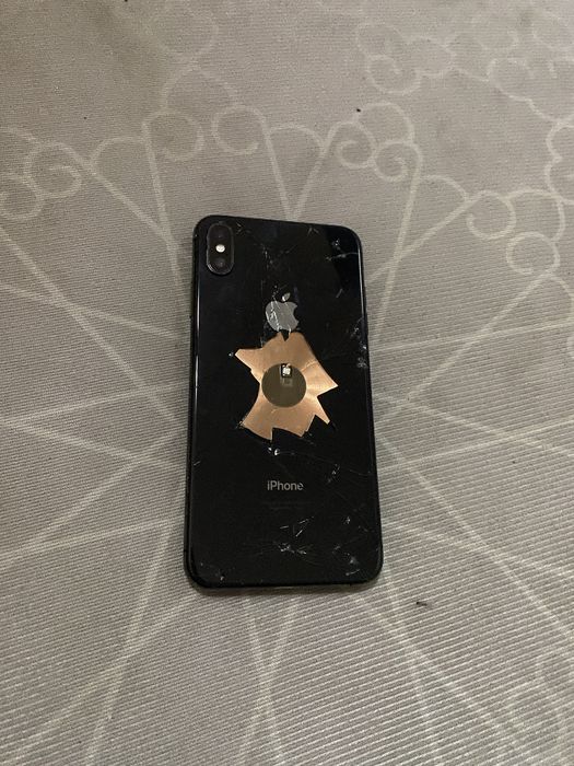 Продам Айфон XS MAX