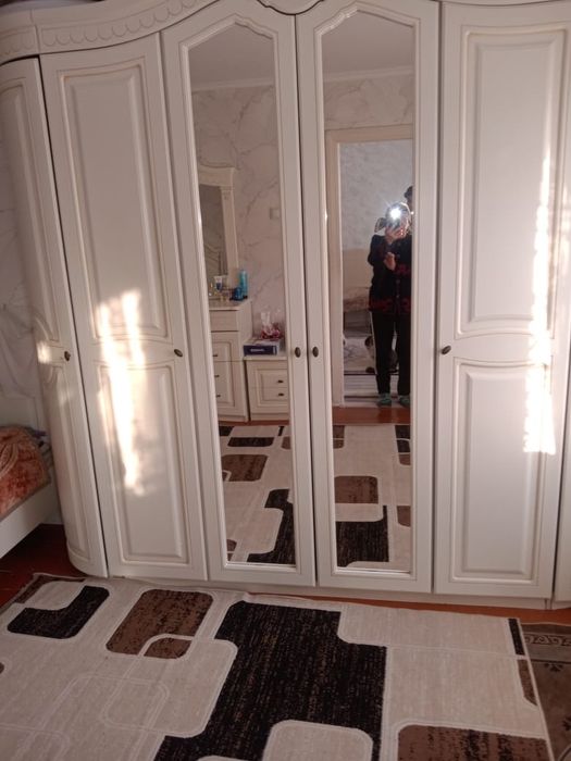 Продам спальный гарнитур