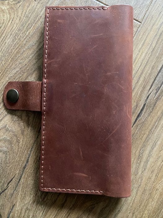 Кожен ръчно изработен портфейл