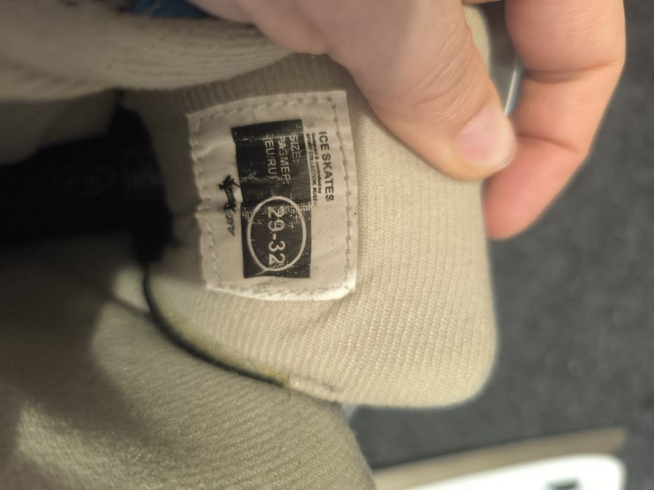 Продам детские коньки