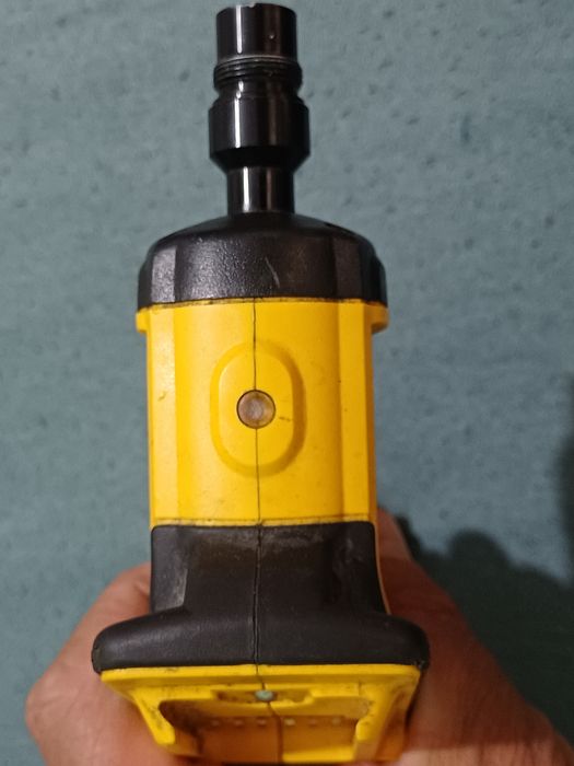 Corp endoscop DEWALT  DCT410 in stare buna, functional
Se vinde ce se vede in poze