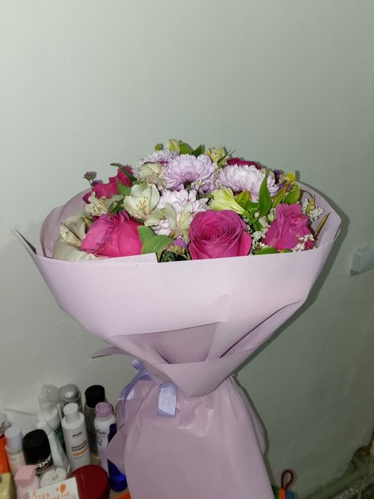 Букет роза, лилия, ромашка