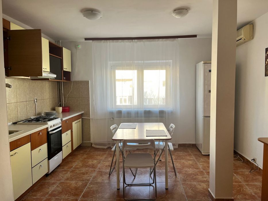 Vand Apartament 2 camere
