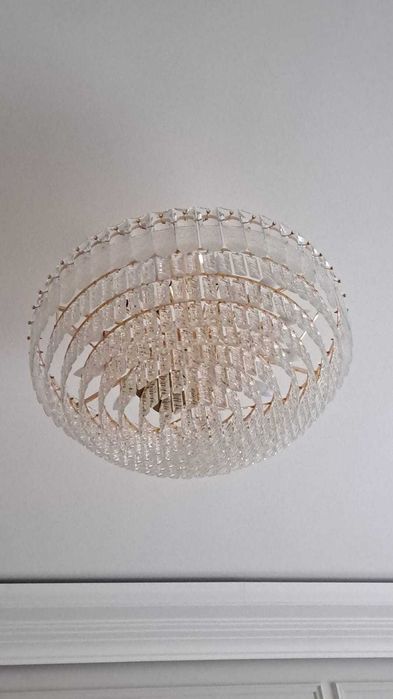 Люстра для зала.
