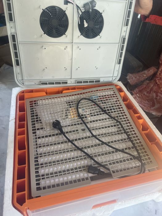 Продам инкубатор