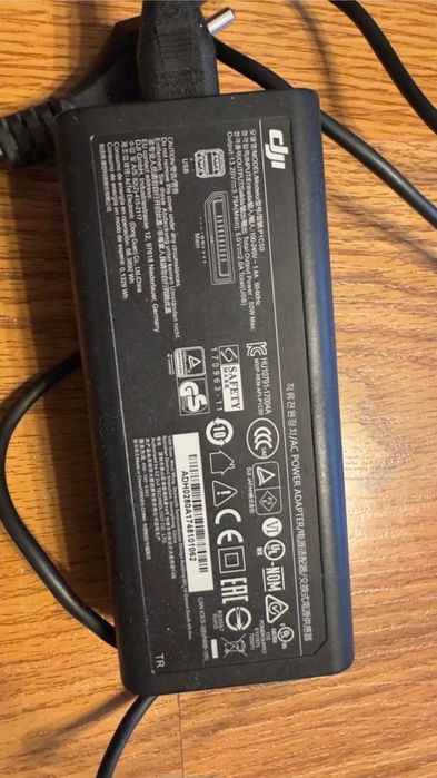 Vand dock DJI mavic air cu incarcator original