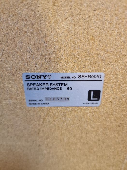 Vand pereche de Boxe Sony.