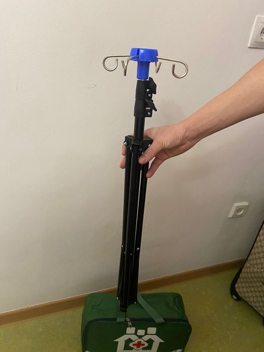 Медицинский штатив.     (Kaspi red)