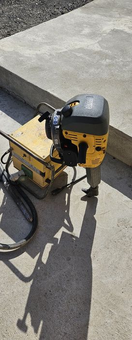 Pikamer profesional benzina wacker neuson  plus vibrator beton 2 iesir