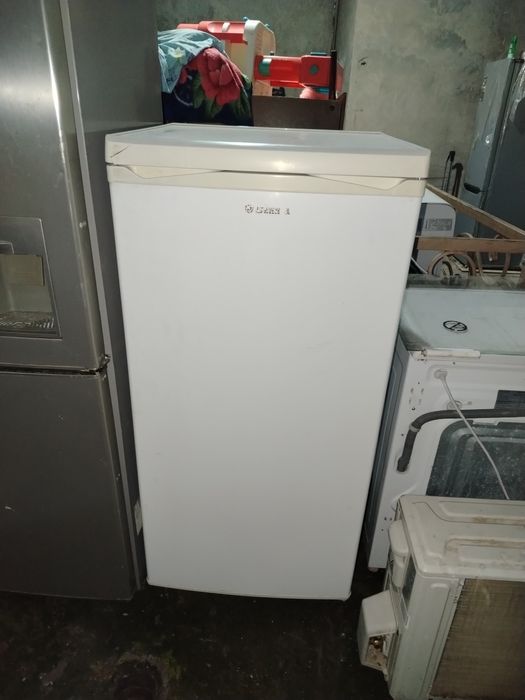 Холодильник сотилади свияга