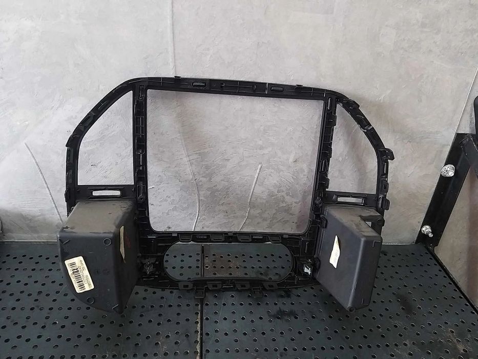 Rama ornament trim radio cd mercedes vito w447 a4476890547 a4476890647
