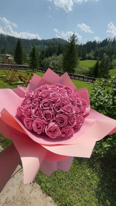 Buchet 50 trandafiri sapun