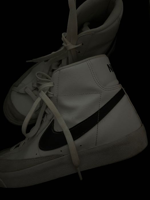 Nike бели обувки