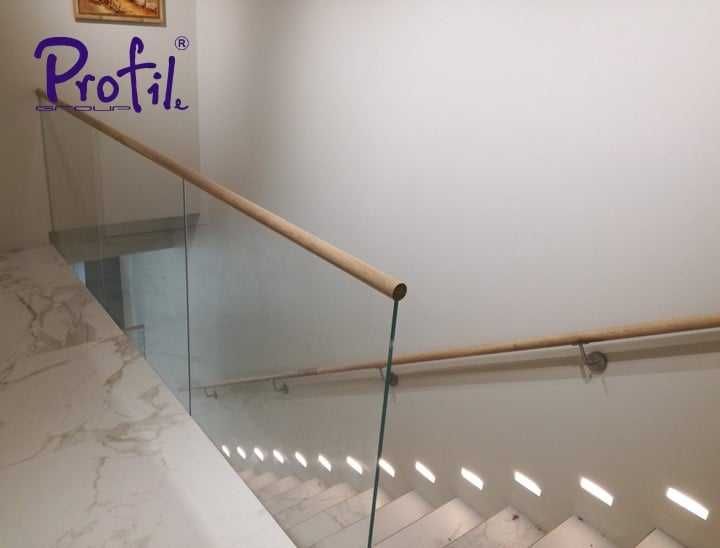 Алуминиеви и Иноксови парапети