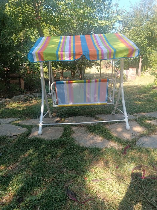 Детска люлка със сенник