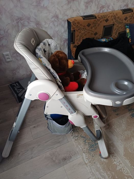 Продам дкиский стол для кормления