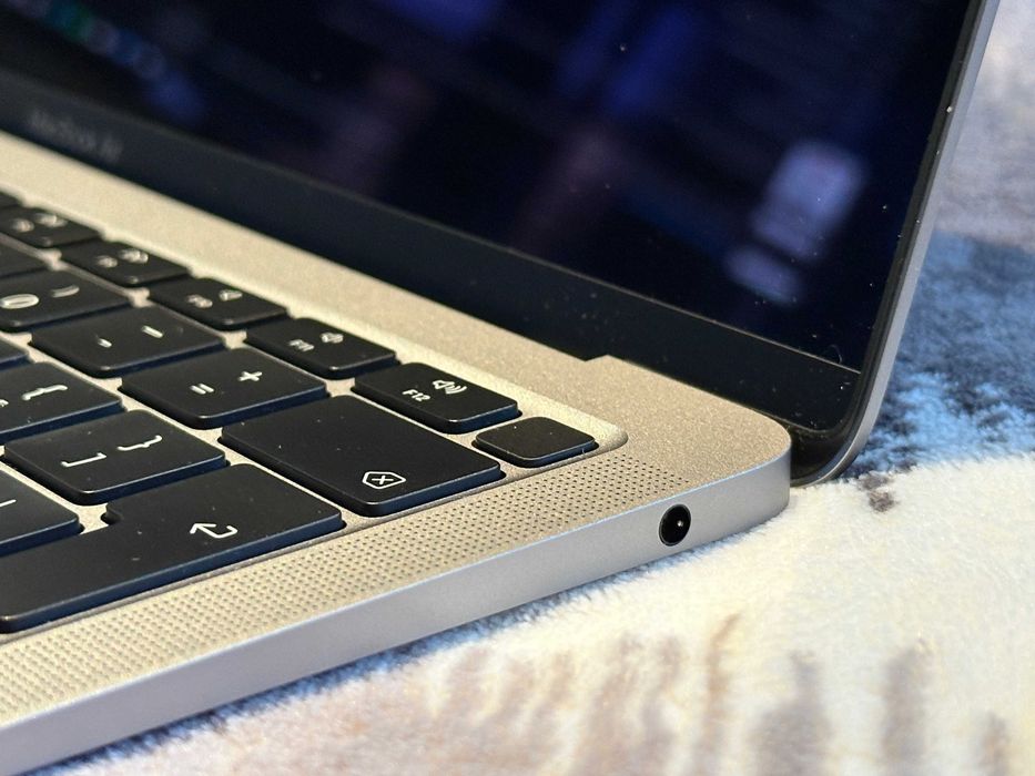 Apple Macbook Air M1 8GB RAM 512GB Storage