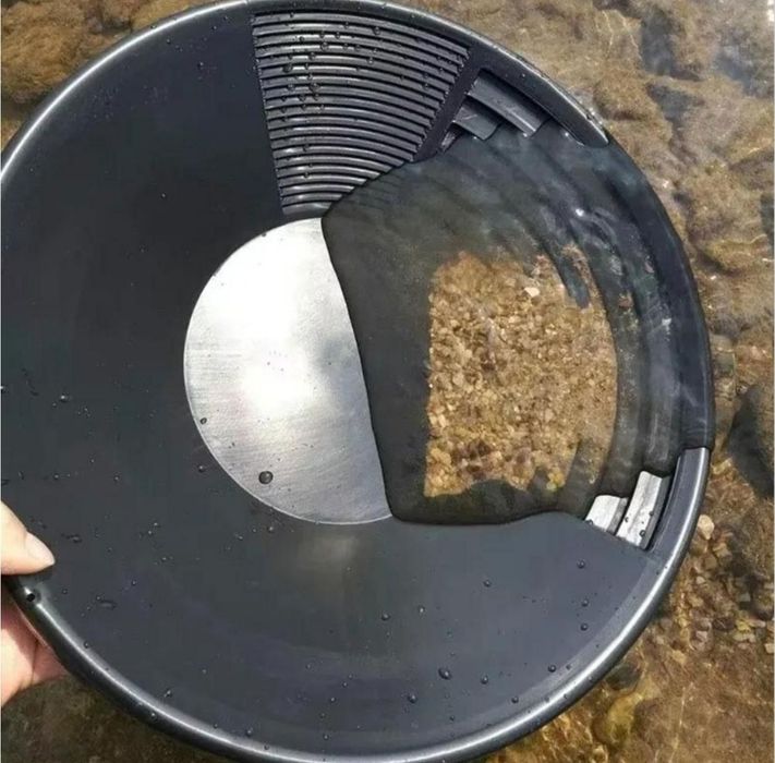Лоток старателя золото