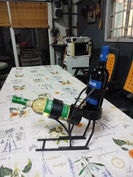 Стойка за вино ,,,