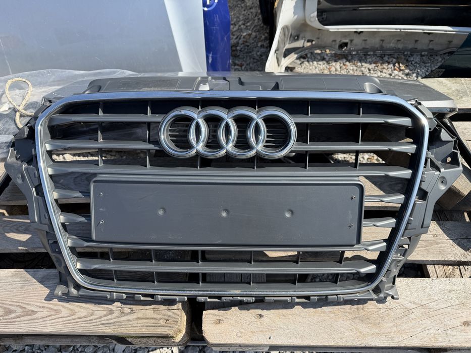 Решетка Audi A3 2012 год.- Sportback