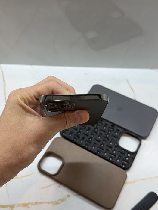 Iphone 13 pro max and apple watch se gen2