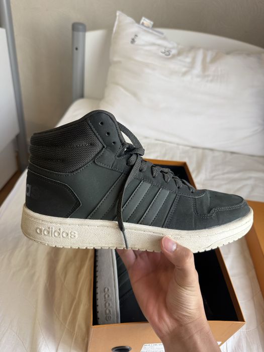 Продаю обувь Adidas весна/зима