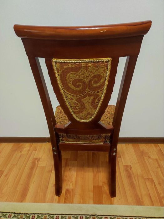 Срочно продам стулья