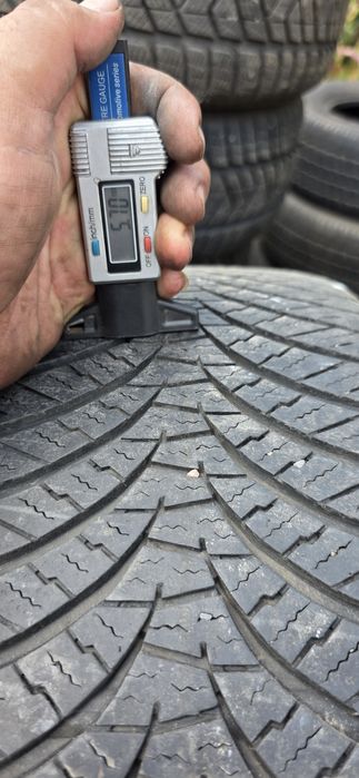 Гуми 2бр 225/45/17 - 1бр- 39 евро