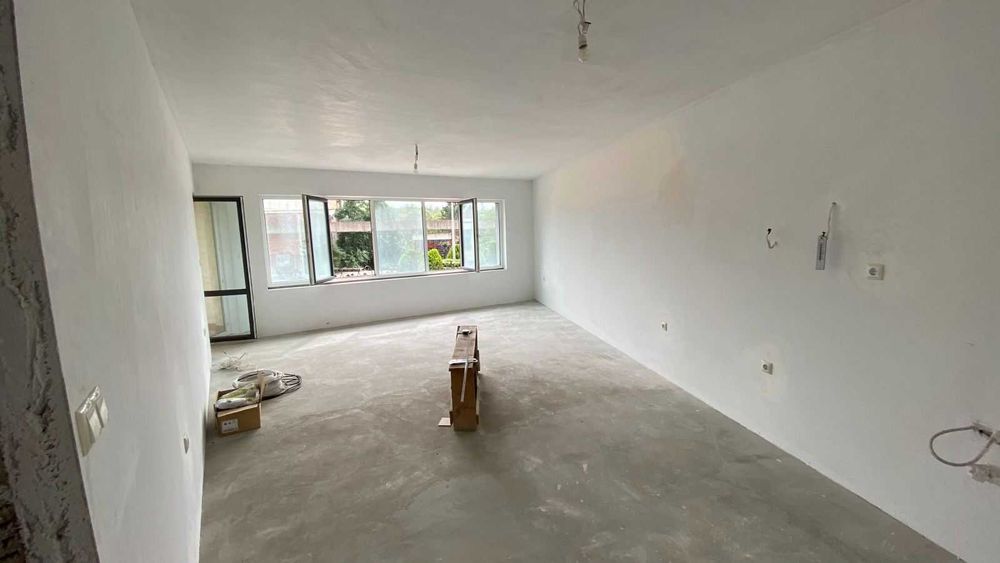 Продава се Тристаен апартамент в Добрич, Свети Георги - 135 кв.м за 1467 €/кв.м - Снимка #1