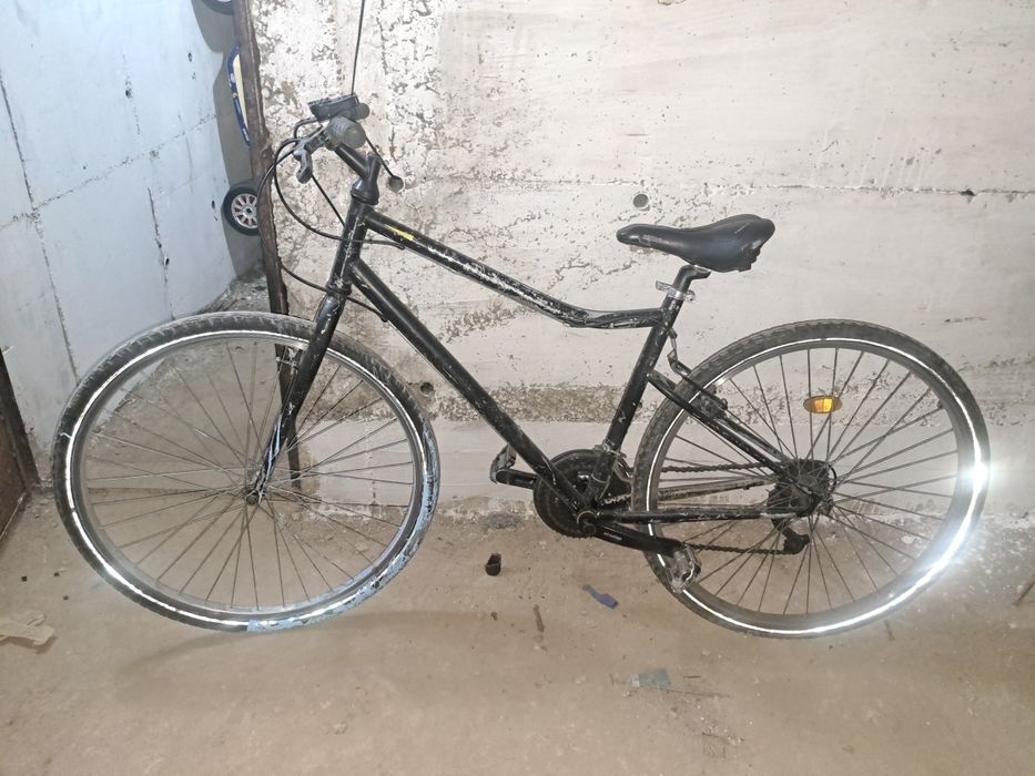 Vand / schimb bicicleta 29 " necesita mici reparati bună stare
