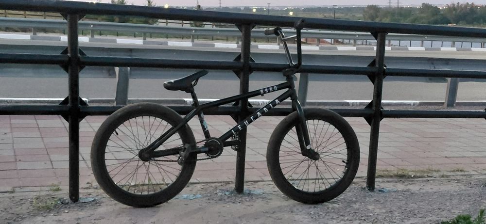 Продам трюковой велосипед Bmx Haro Leucadia