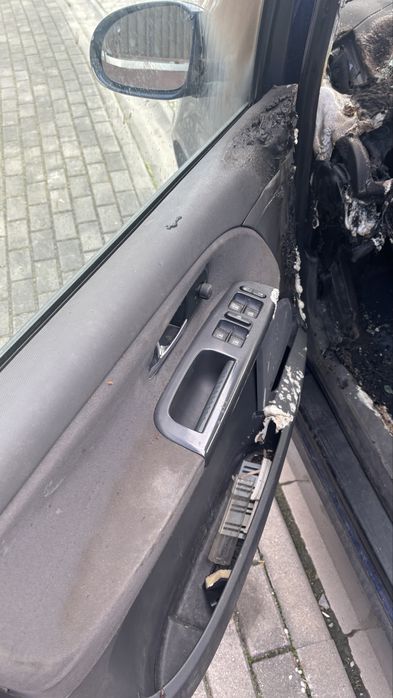 Vand Volkswagen Sharan incendiat