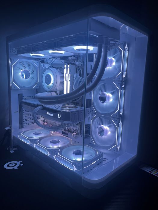 Pc gaming 5070 cu 9800x3d tot in garantie