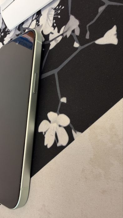 Iphone 15 126 гб зелёный