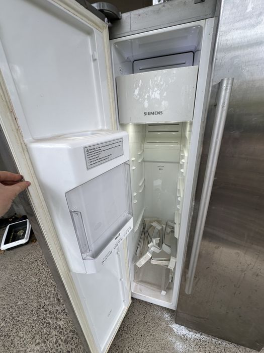 Vand frigider Siemens inox