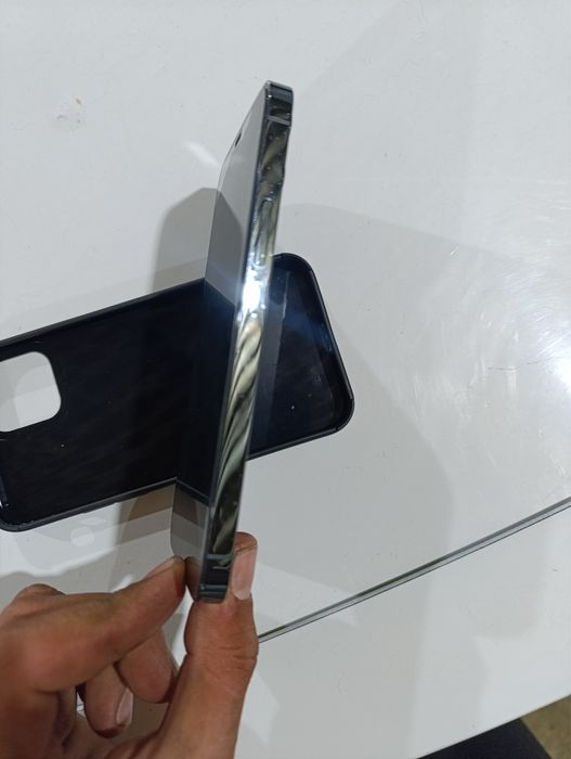 Iphone 12pro xolati ideal karopka bor