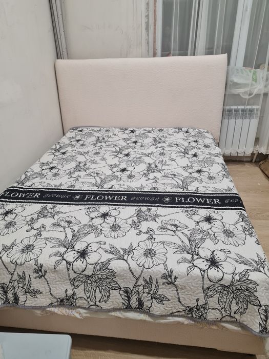 Продам кровать с матрасом