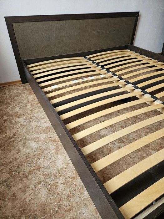 Кровать двуспальная