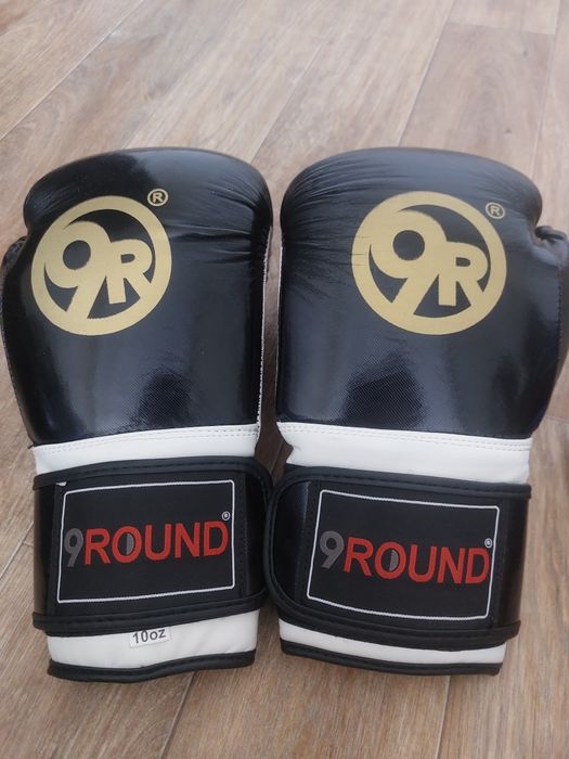 Боксерские перчатки