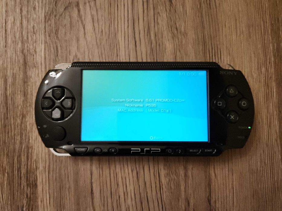 PlayStation Portabil (PSP) 1004 - Modat, Complet functional, card 8gb
